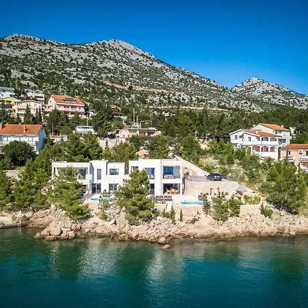 Neptune * Starigrad Paklenica